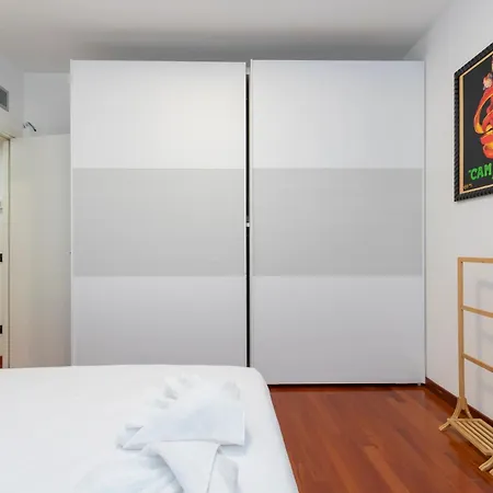 I-host - Ripa Navigli * ميلان